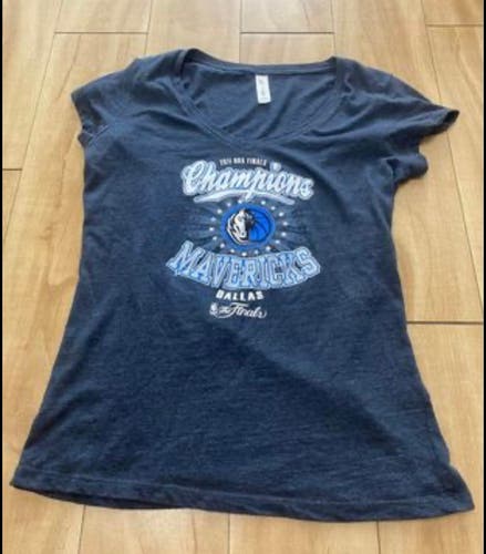 Dallas Mavericks 2011 NBA Champions Women’s XL Shirt
