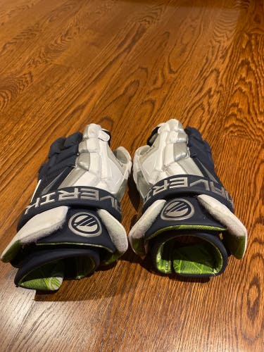 Basically New M5 Custom Gloves. Worn Twice.