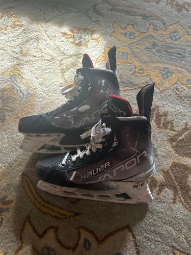 *Used* Bauer Vapor Hyperlite Hockey Skates Size 9 Fit 1 (Read Description)