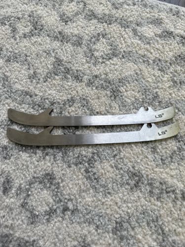 New Bauer Tuuk LS2 Blades 238 mm