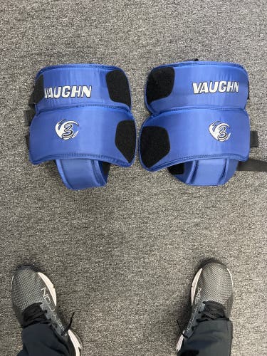 VAUGHN VKP 7300 GOALIE KNEE & THIGH GUARDS - SENIOR
