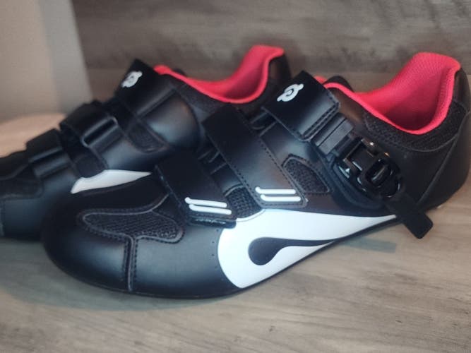 Black New Adult Men's Size 13 (Women's 14) Peloton Cycling Shoes