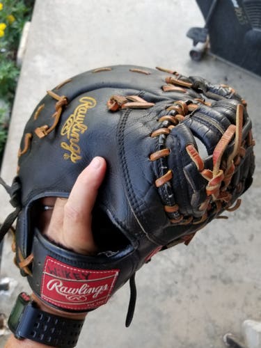 Used Rawlings Right Hand Throw First Base RSFB Softball Glove 12"