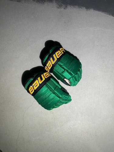 Bauer 13" Pro Stock Nexus Team Gloves