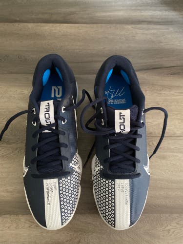 Nike Men's Metal Low Top Force Zoom Trout 7