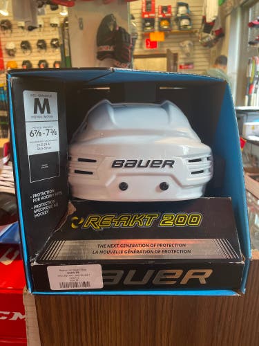 New Medium Bauer White Re-Akt 200 Helmet Valid through 10/23