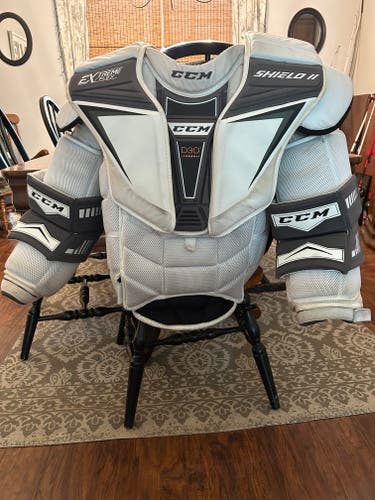 Used Large CCM Extreme Flex E2.5 Goalie Chest Protector