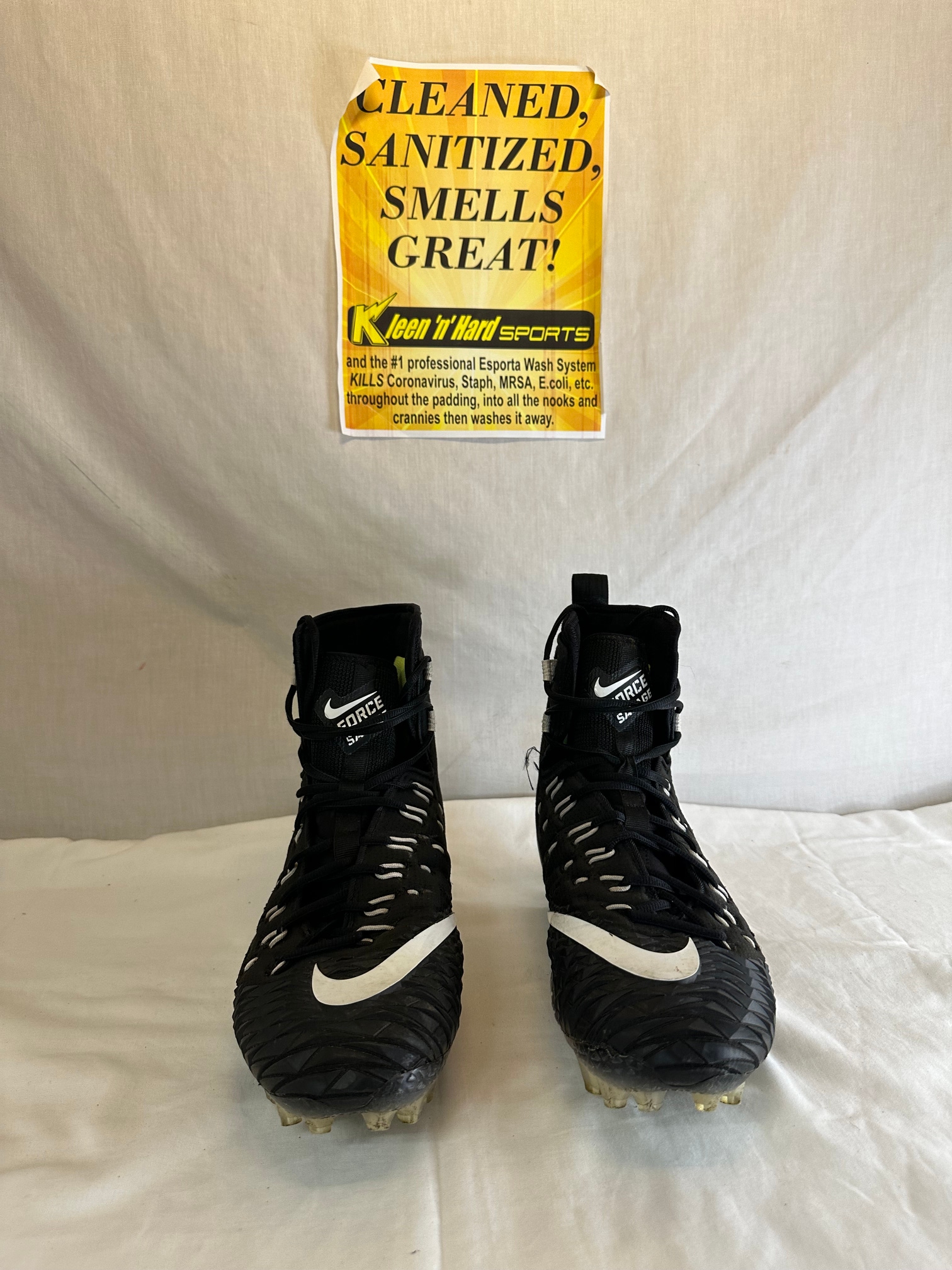 Black Adult Used Men's Size 13 Molded Cleats Nike High Top Force Savage