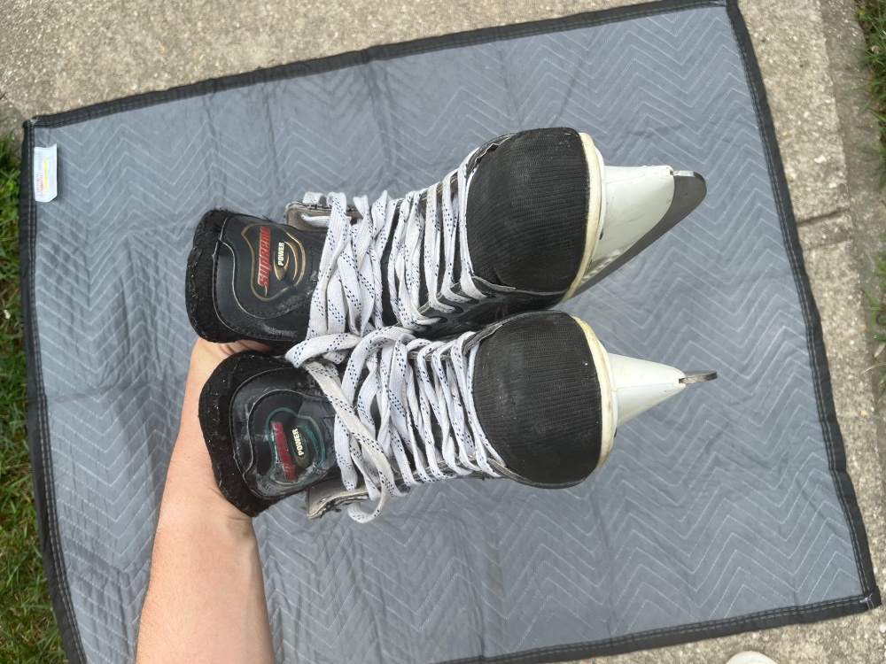 Used Bauer  Size 9.5 Supreme 3000 Hockey Skates