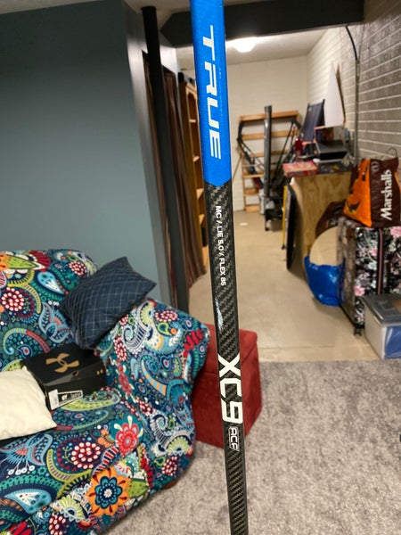 Senior Right Handed MC XC9 ACF Hockey Stick