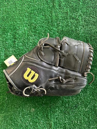 Used Wilson A2000 Right Hand Throw Baseball Glove 11.75"