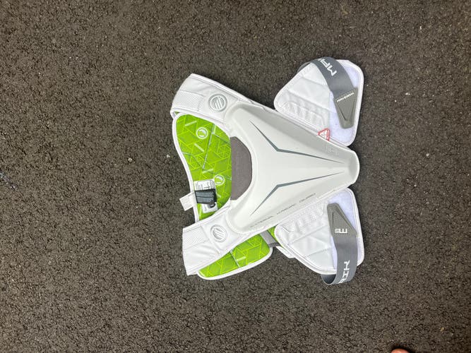 Large Maverik M5 Shoulder Pads