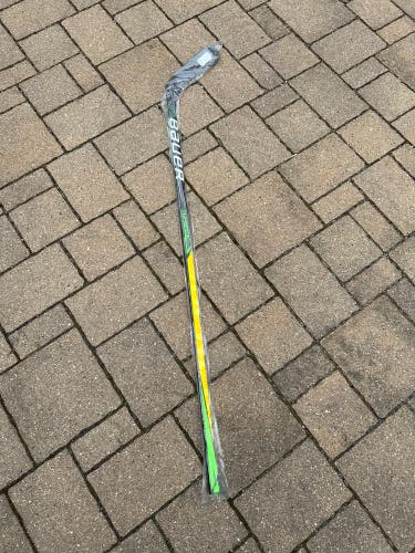 Senior Right Handed P28  Supreme UltraSonic Hockey Stick