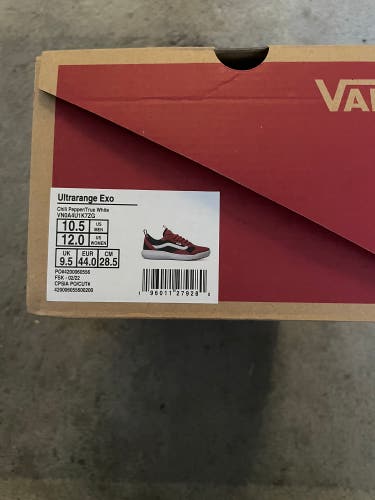 NWT and Box Vans Ultrarange Exo Men’s size 10.5-Chlli Pepper/True White