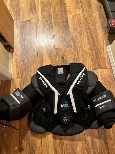 Used Vaughn V9 Pro Carbon Medium Chest Protector