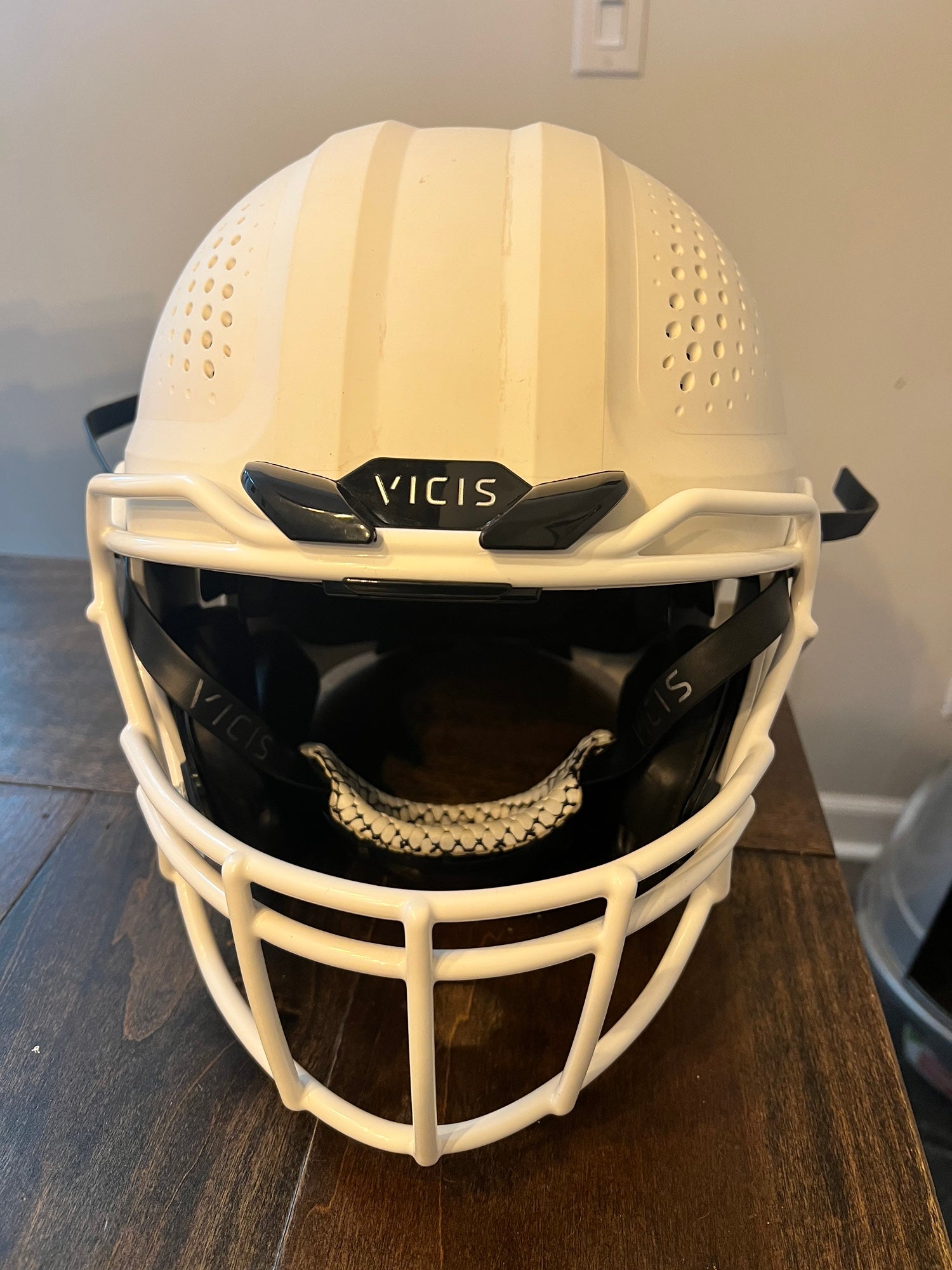 Custom Painted Adult Used Large Vicis Zero 1 Helmet Chiefs Patrick Mahomes  Style