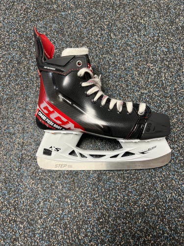 New CCM   Size 7.5 JetSpeed Control Hockey Skates