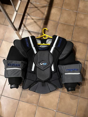 Large Vaughn  Velocity V9 Goalie Chest Protector