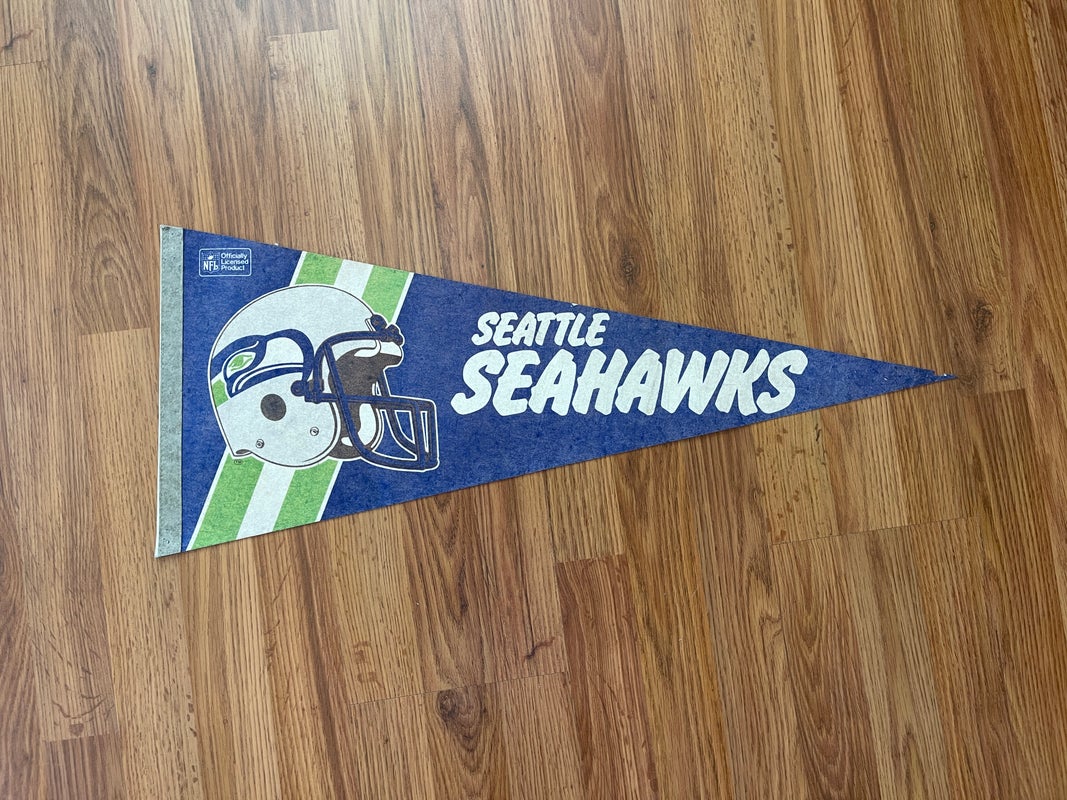 Seattle Seahawks NFL FOOTBALL SUPER VINTAGE 1980s Collectible Felt Pennant!