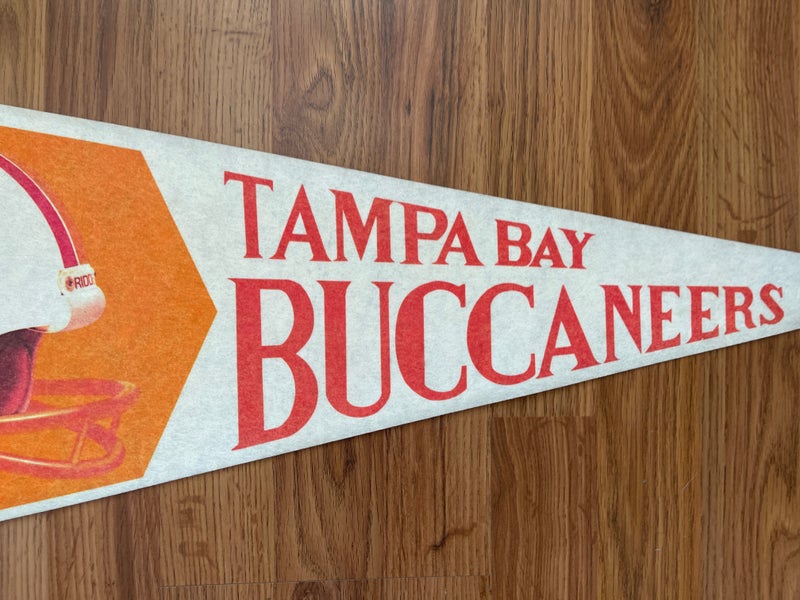 Tampa Bay Buccaneers NFL FOOTBALL SUPER VINTAGE 1970s Collectible Felt  Pennant!