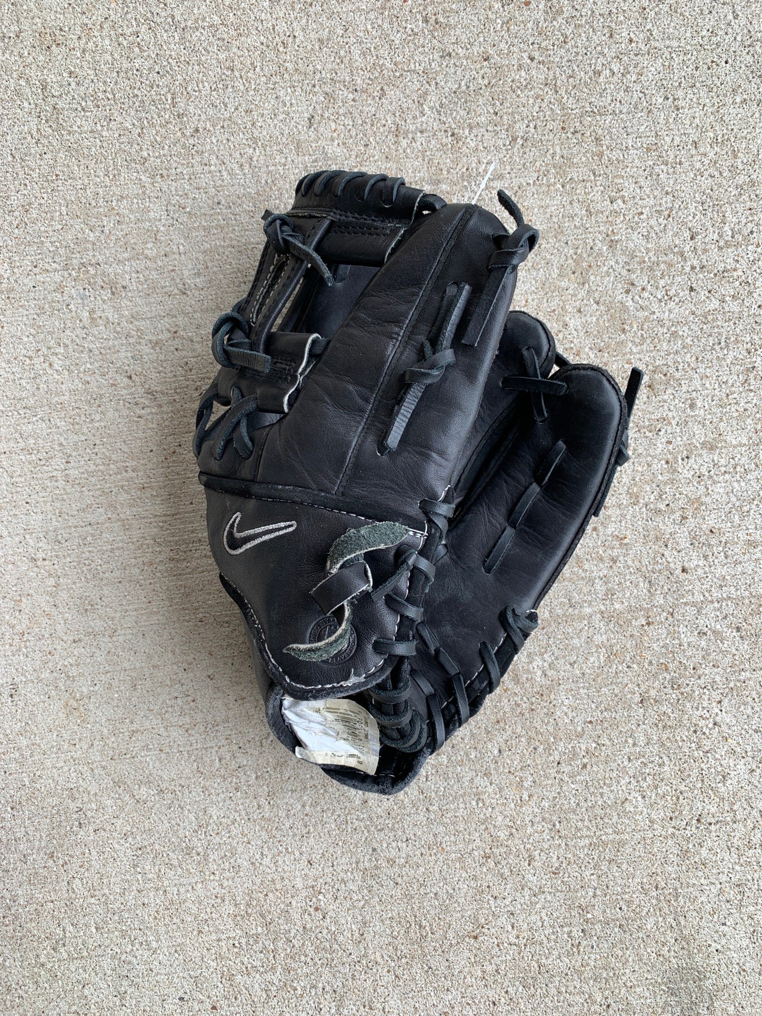 Used Nike Swingman Right Hand Throw Infield Baseball Glove 11.5