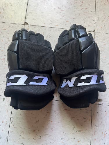 CCM 15" Pro Stock HG42PP Gloves Like New