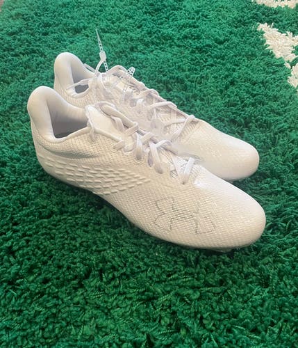 New White Under Armour Blur Cleats Size 10