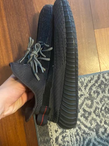Yeezy 350 Onyx non reflective