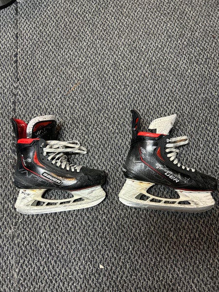Used Bauer Regular Width Size 8.5 Vapor 3X Pro Hockey Skates