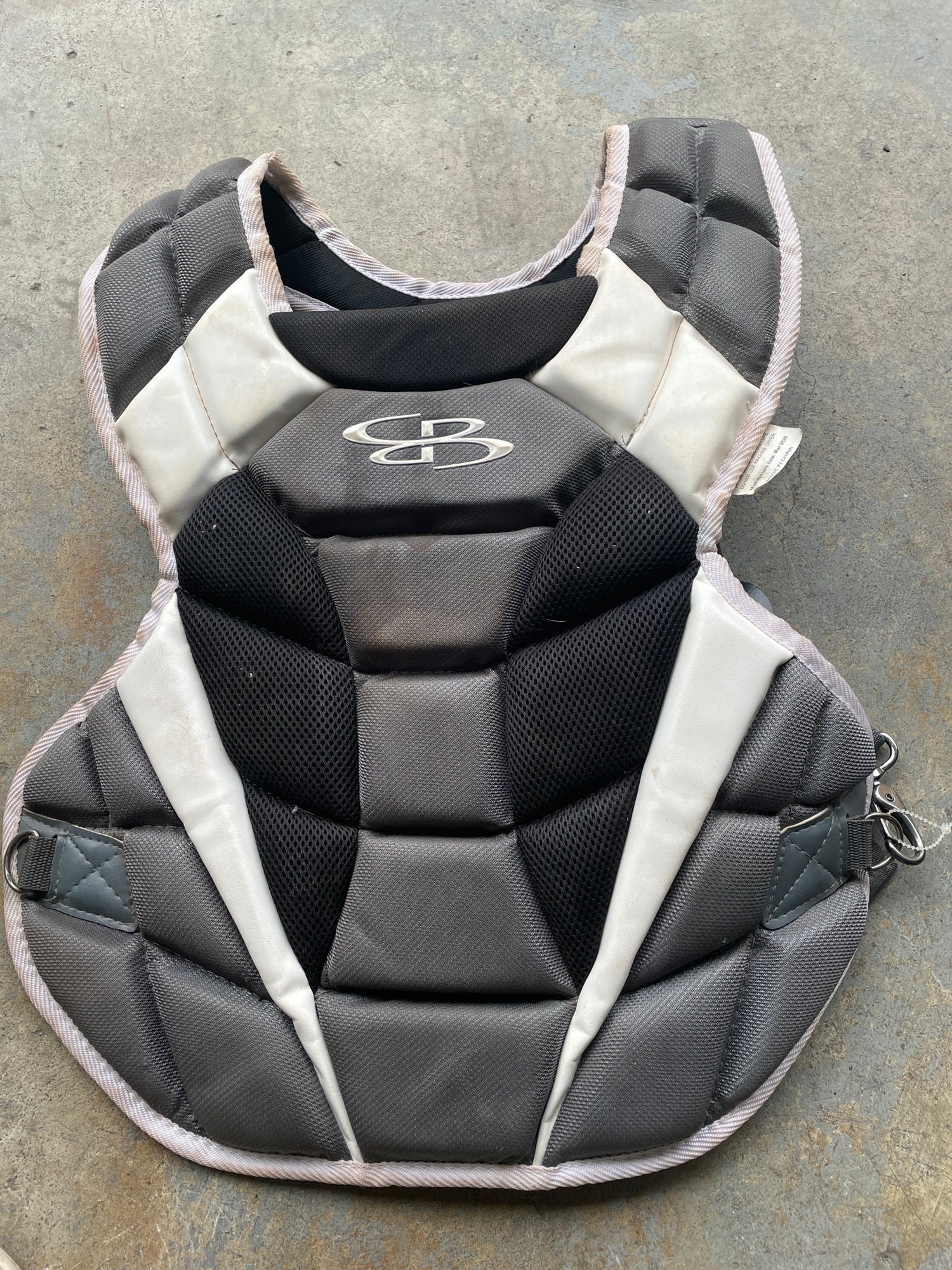 Used BoomBah CHEST PROTECTOR Junior Catcher's Equipment Catcher's