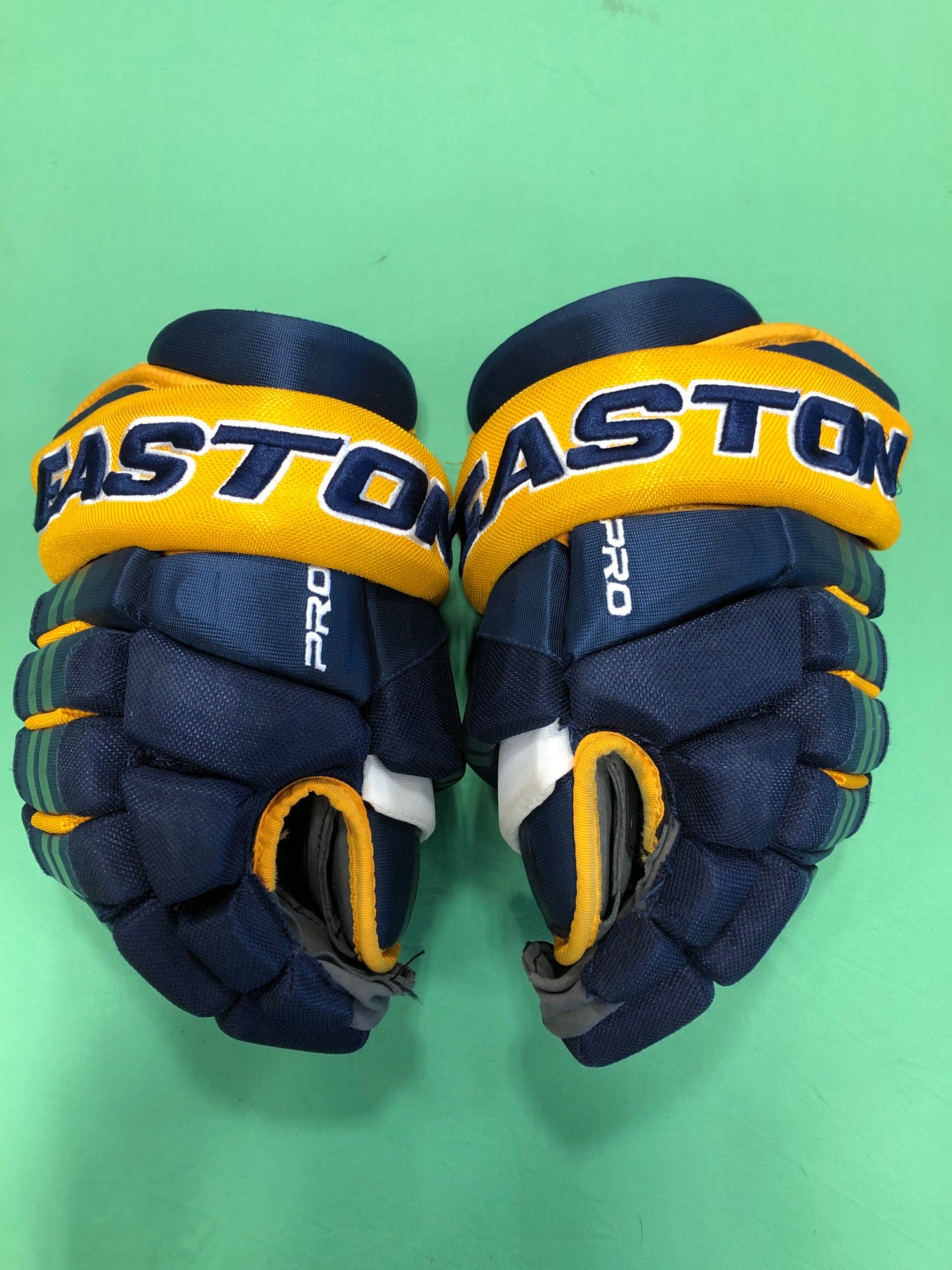 Easton Synergy 80 Hockey Glove Senior-A140993, A140994, A140