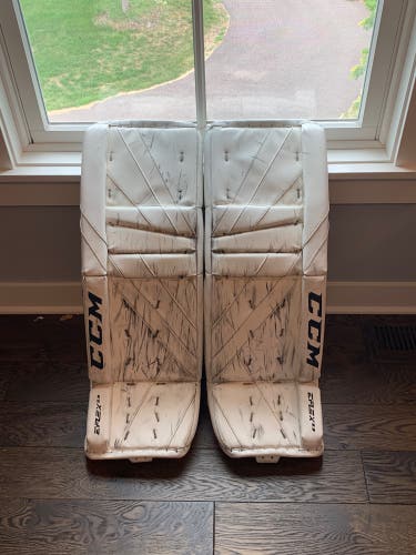 32+1 CCM Eflex 5.9 Goalie Pads