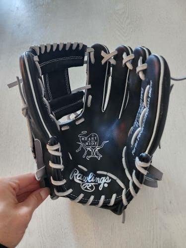 New Right Hand Throw Rawlings Infield Heart of the Hide Baseball Glove 11.75"