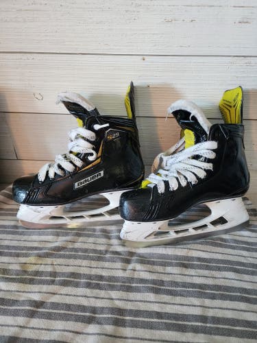 Intermediate Used Bauer Supreme S29 Hockey Skates Regular Width Size 4.5 (shoe size 5.5)