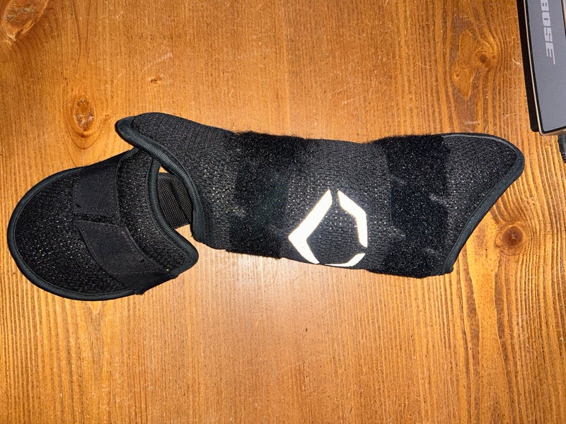 Evoshield Baseball Leg Guard (missing two straps) (right handed hitter)