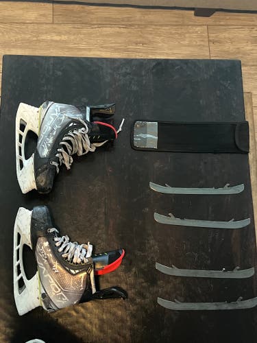 Used Bauer Regular Width  Size 7 Vapor Hyperlite Hockey Skates