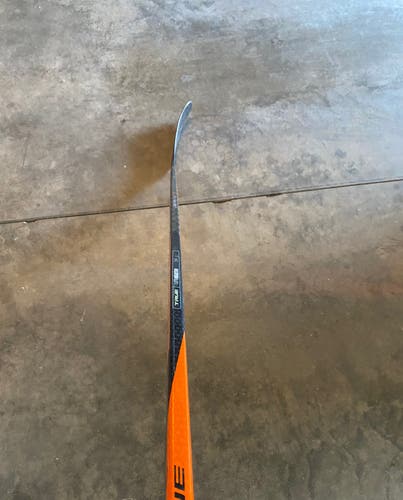 Senior Left Hand P28M Pro Stock Catalyst 9X Hockey Stick