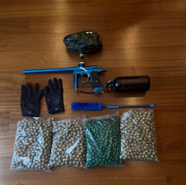 Paintball Gun and Package - Great entry gun for getting into Paintball!
