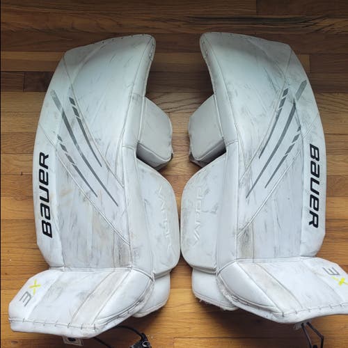 Used 31" Bauer Vapor 3X Goalie Leg Pads