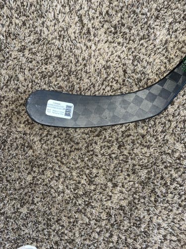 Intermediate Right Handed P29  Supreme UltraSonic Hockey Stick