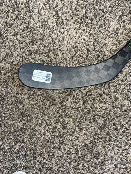 Intermediate Right Handed P29 Supreme UltraSonic Hockey Stick