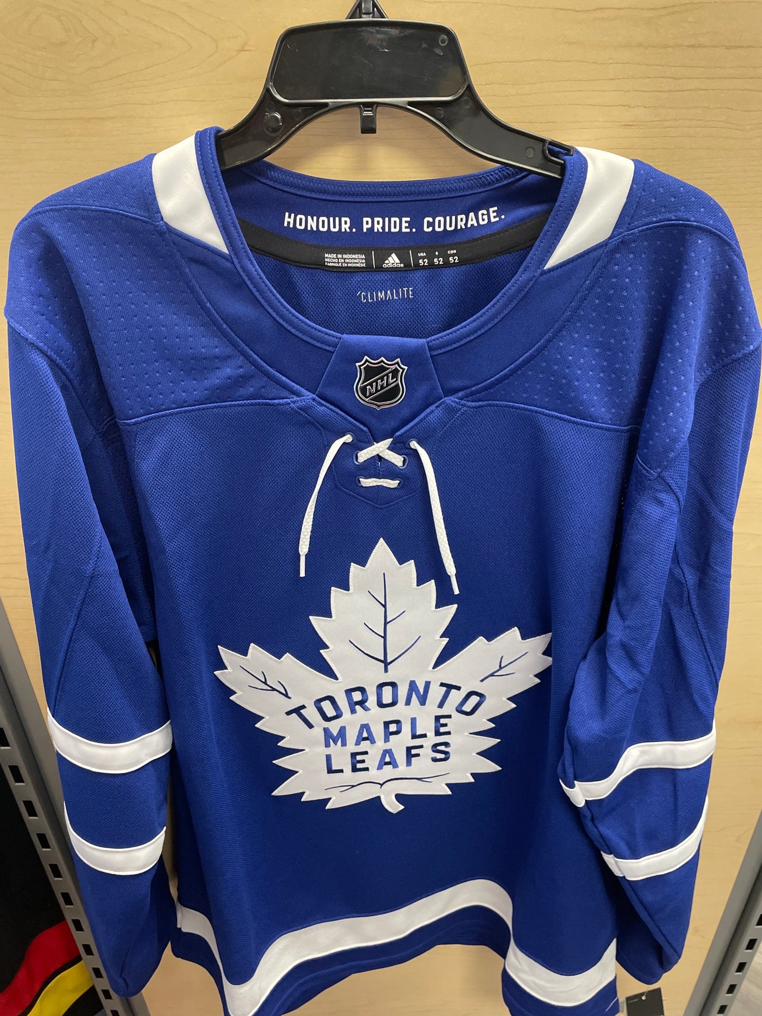 Toronto Maple Leafs Adidas Authentic Home NHL Hockey Jersey - M