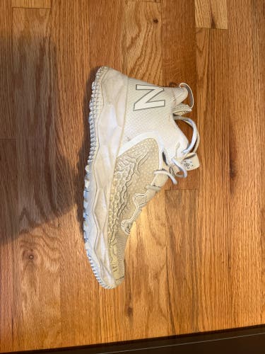 New Balance Freeze Turf Cleats