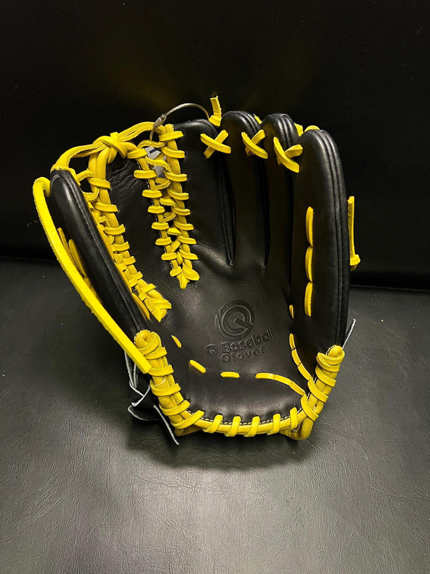 Q Baseball Glove