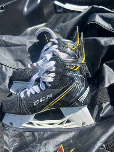 Ccm Super Tacks AS1 Skates