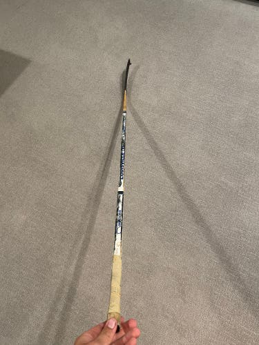 Hall of Fame - Signed - Game Used - Dave Hawerchuk Stick