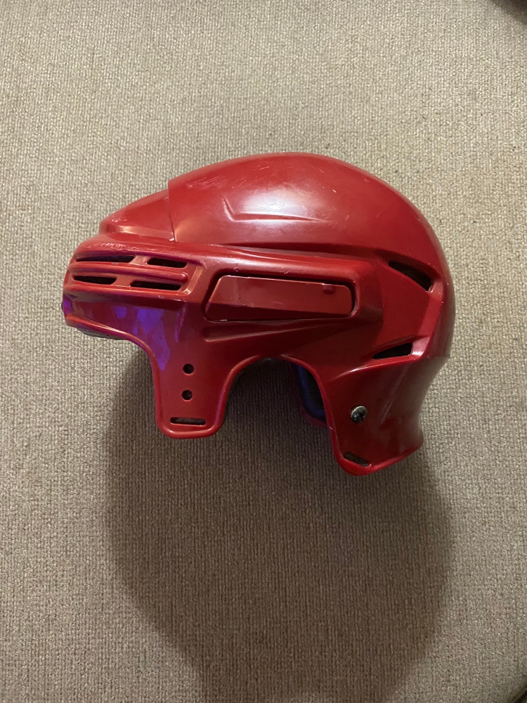 Bauer Hockey BHH7500 Red helmet Sz Medium Adjustable