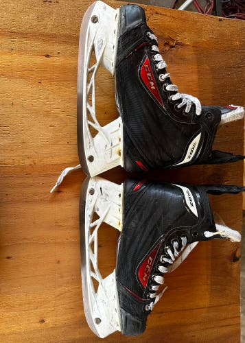 Used CCM Regular Width  Pro Stock Size 9.5 RBZ Hockey Skates