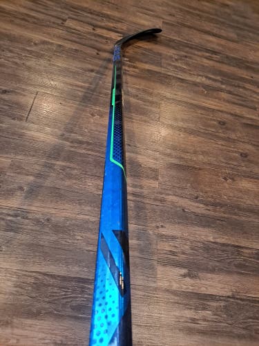 Used Intermediate Bauer Left Hand Nexus Geo Hockey Stick P28