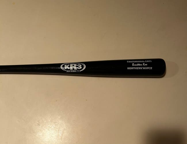 Maple Wood Bat New KR3 33 in. 30 oz.